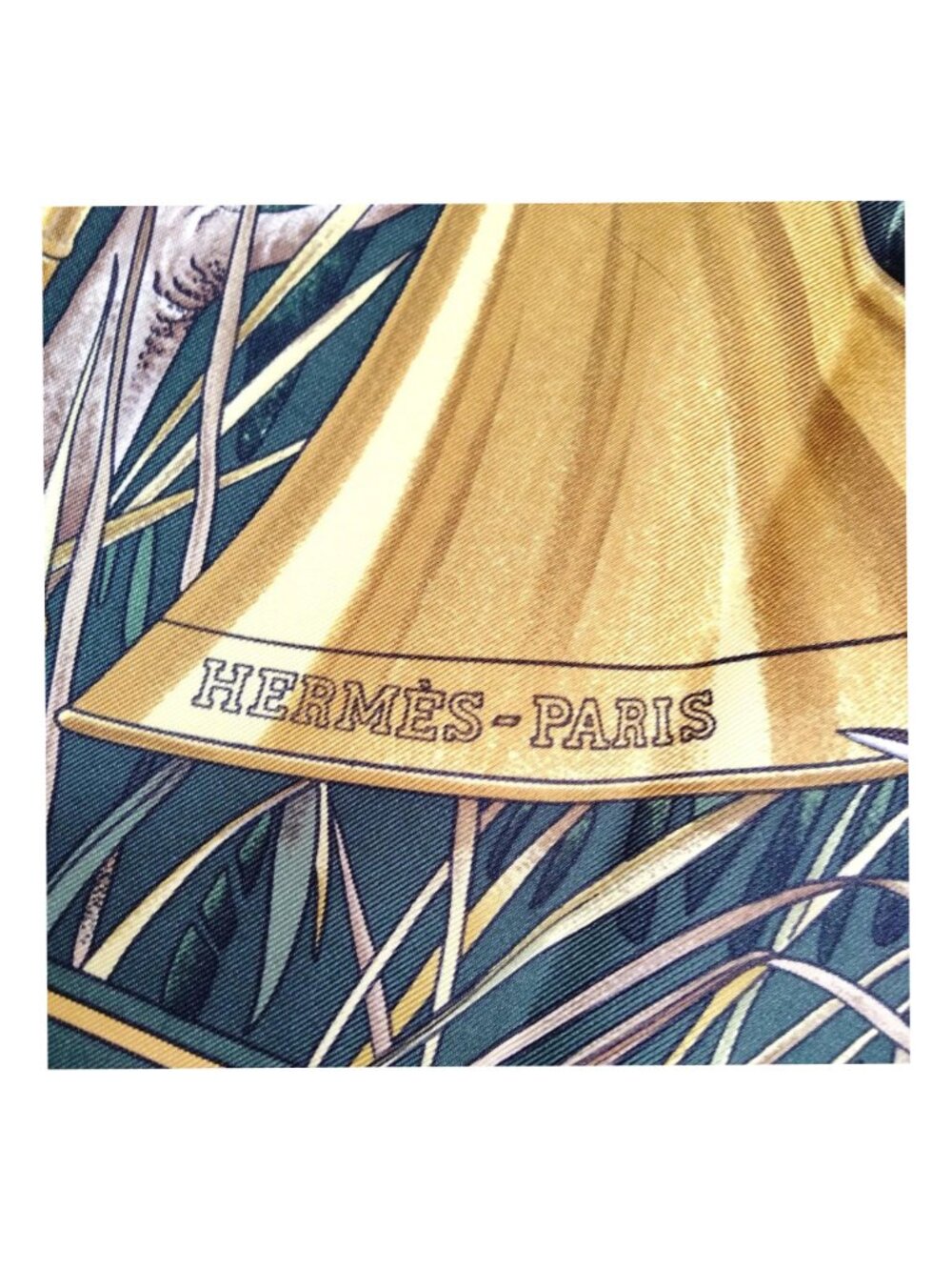 Authentic Hermès Chasse au Bois Carré 90 Silk Scarf Green Hunting Print Made in - Picture 7 of 10